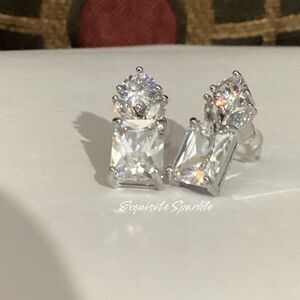 🌺Gorgeous Cz Diamond Luxurious 3 Stone silhouette  Floral motif Earrings